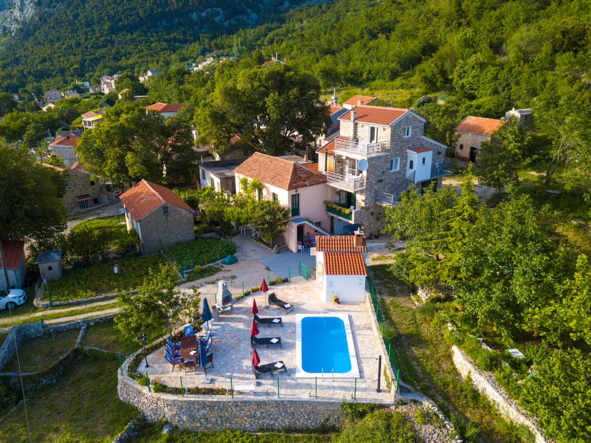 Villa " Ljubini dvori “ Tučepi Croatia