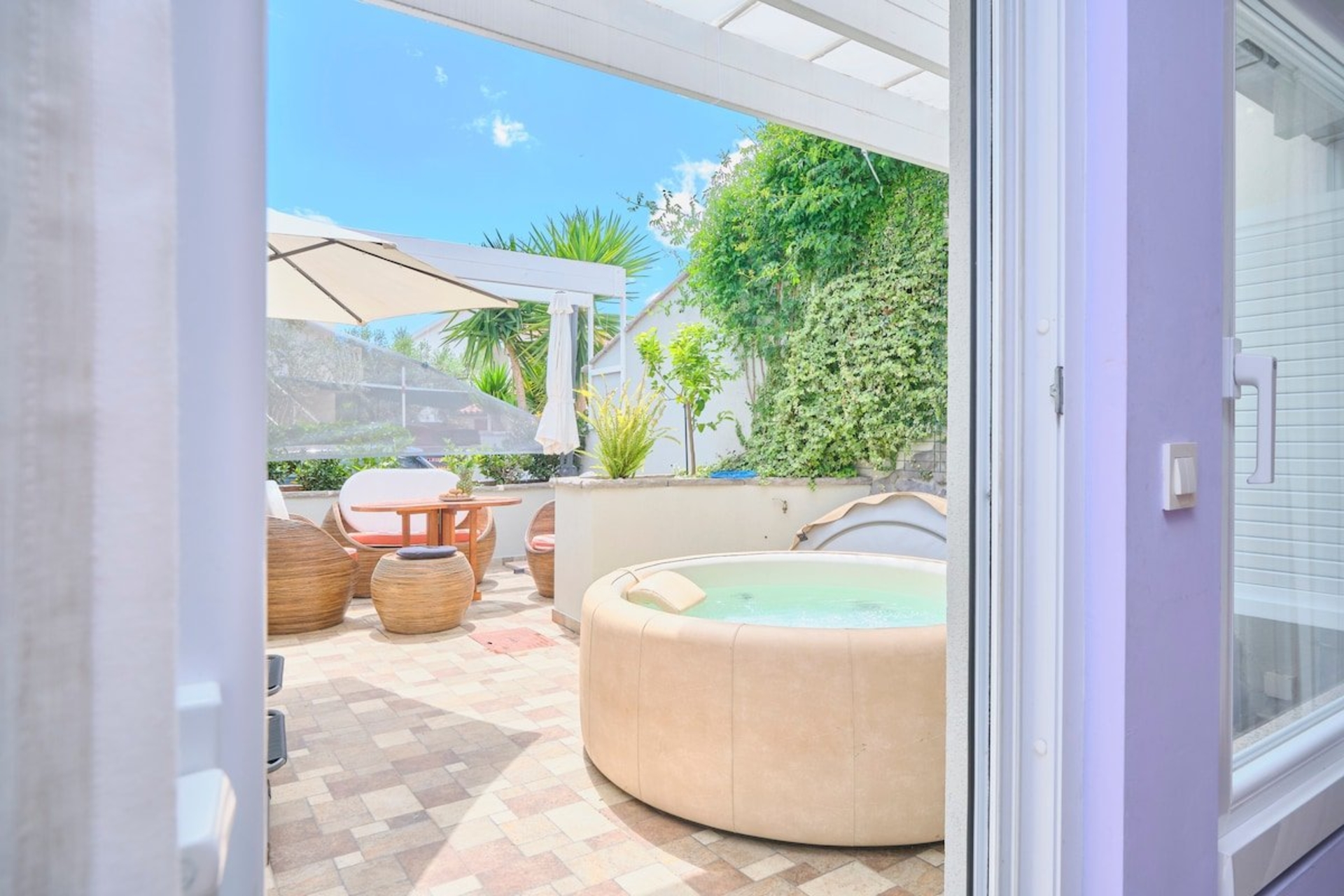 Sunshine Suite #1 by Litto