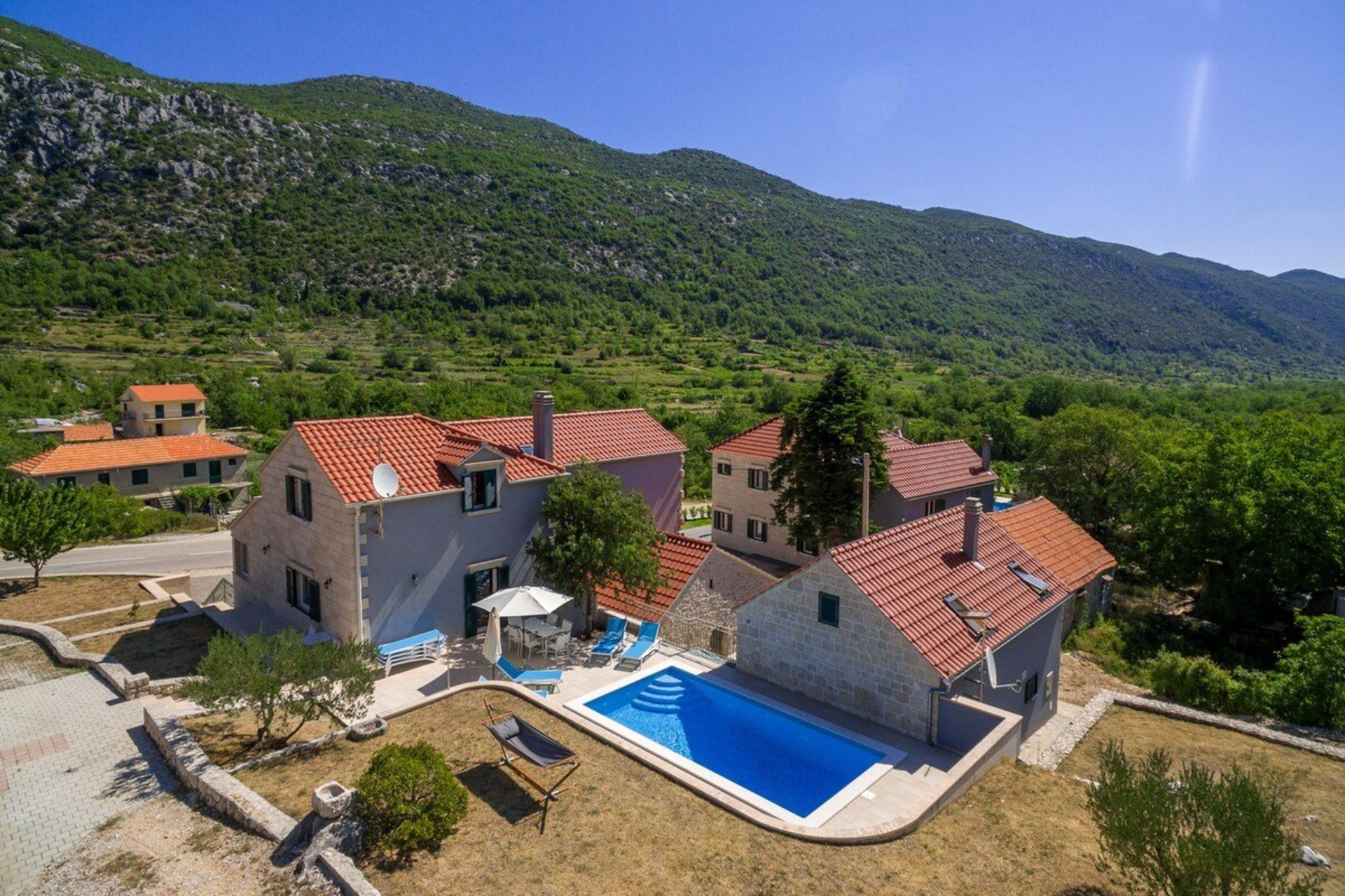Family villa Roglic in Dalmatian Hinterland