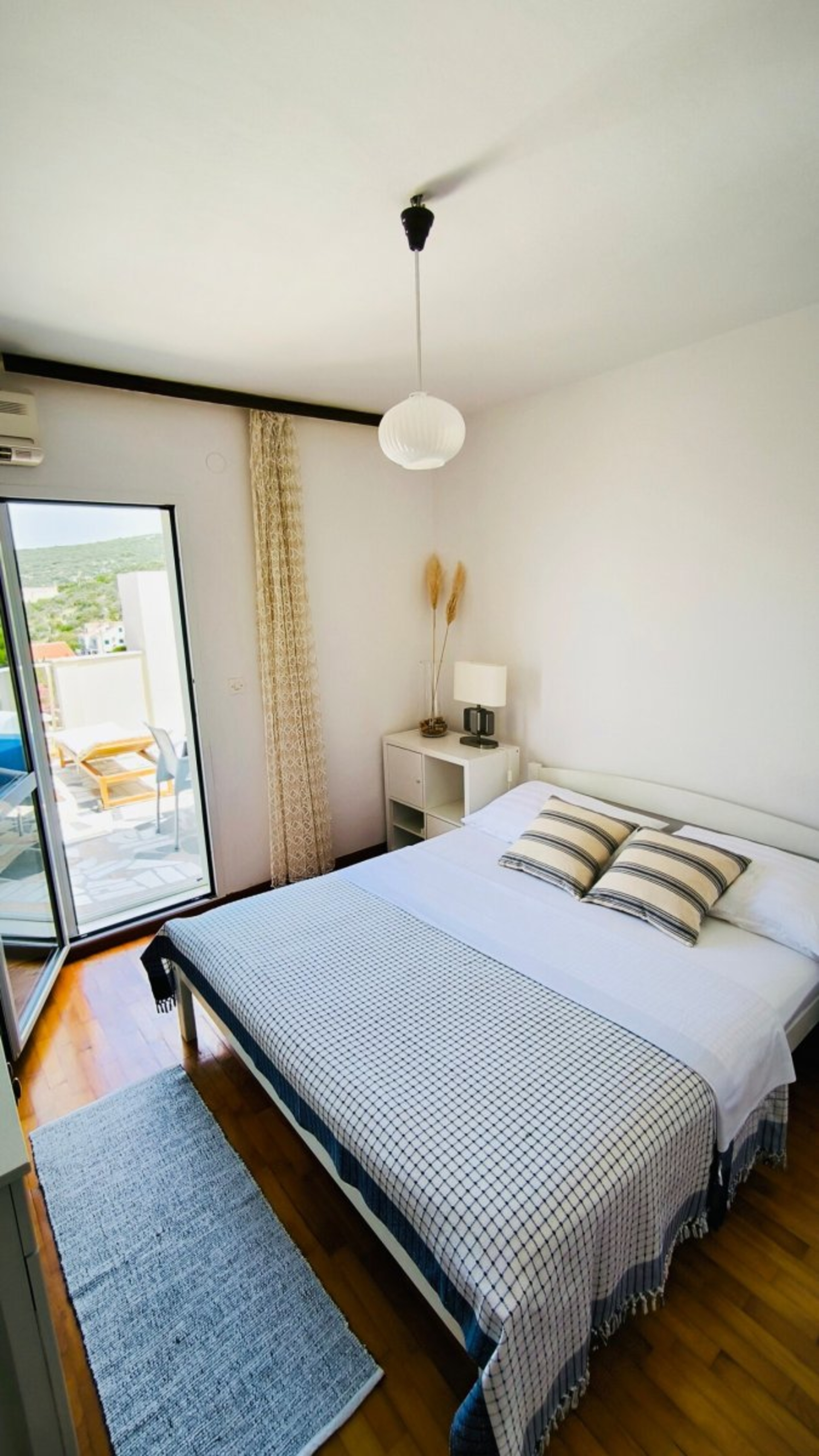 Cosy Seaside Apartment