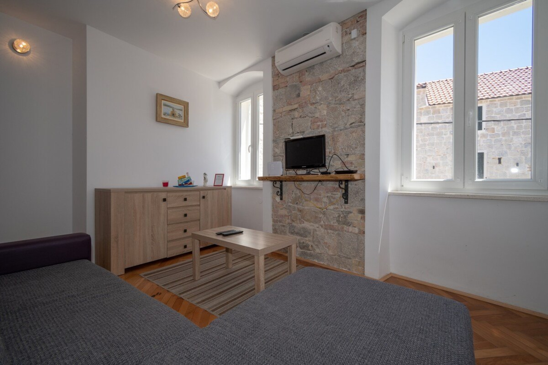 Kira, one bedroom apartment in old town