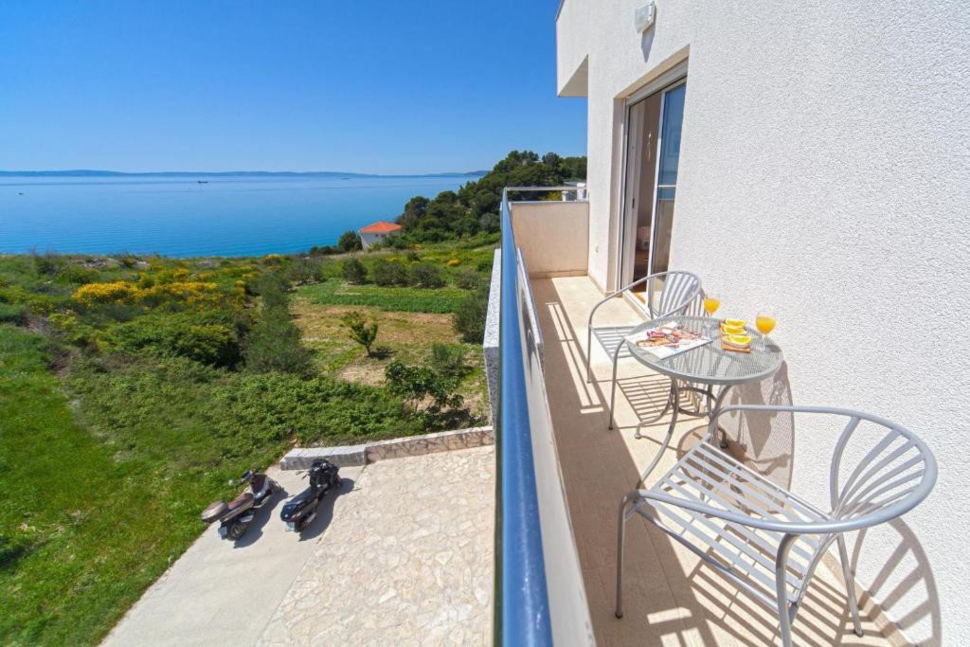 Domingo, One-Bedroom Apartment in Casa di Tenor