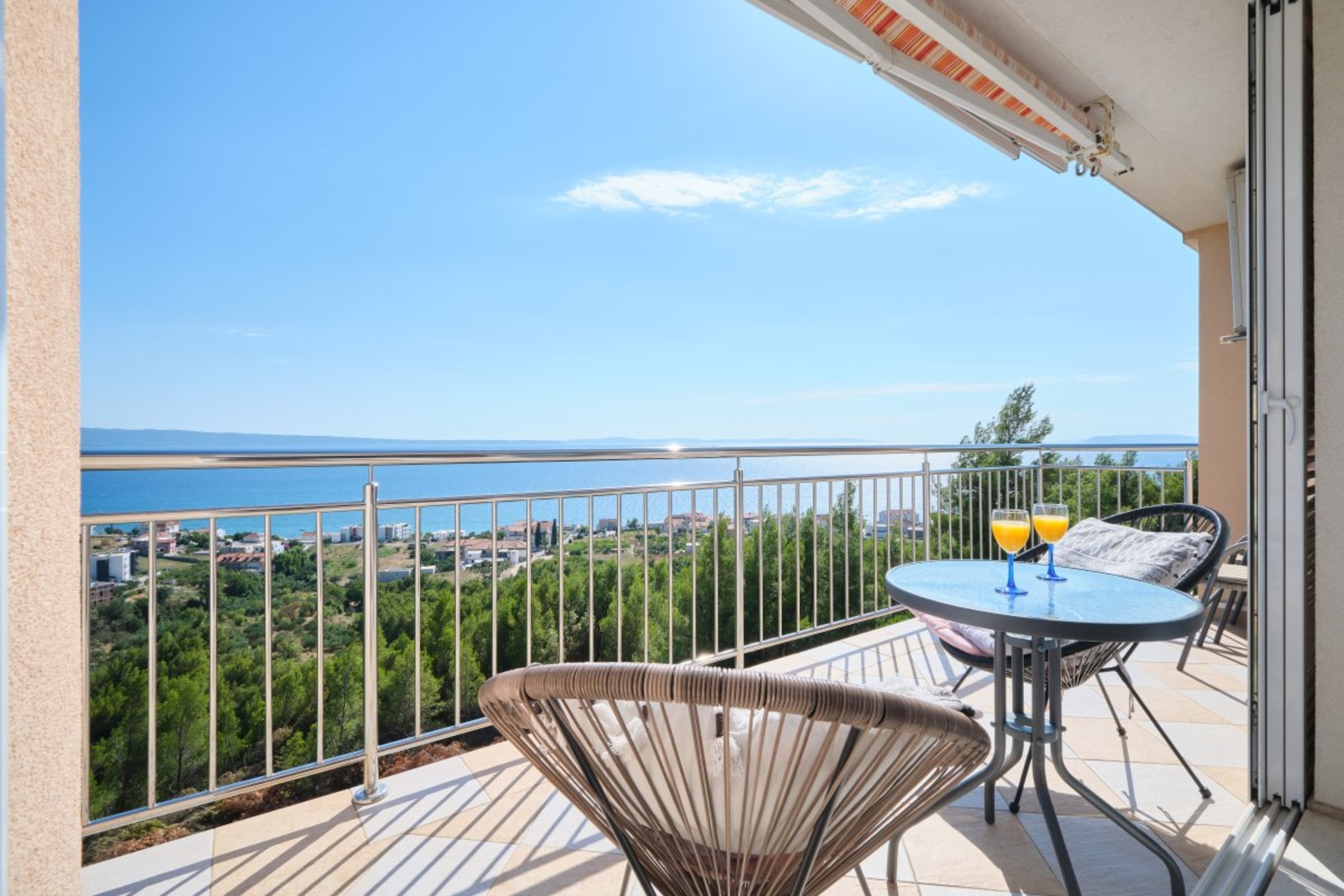 Holiday Apartment with Sea View