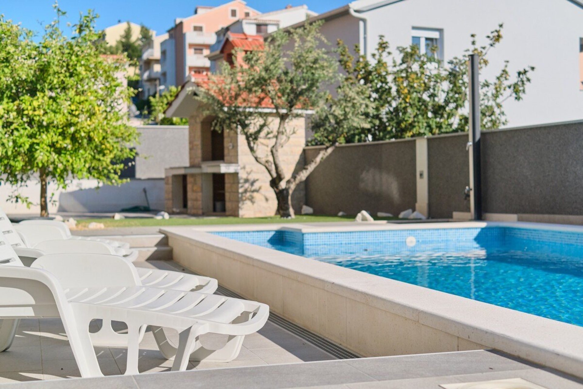 M Charming apartment with a shared pool