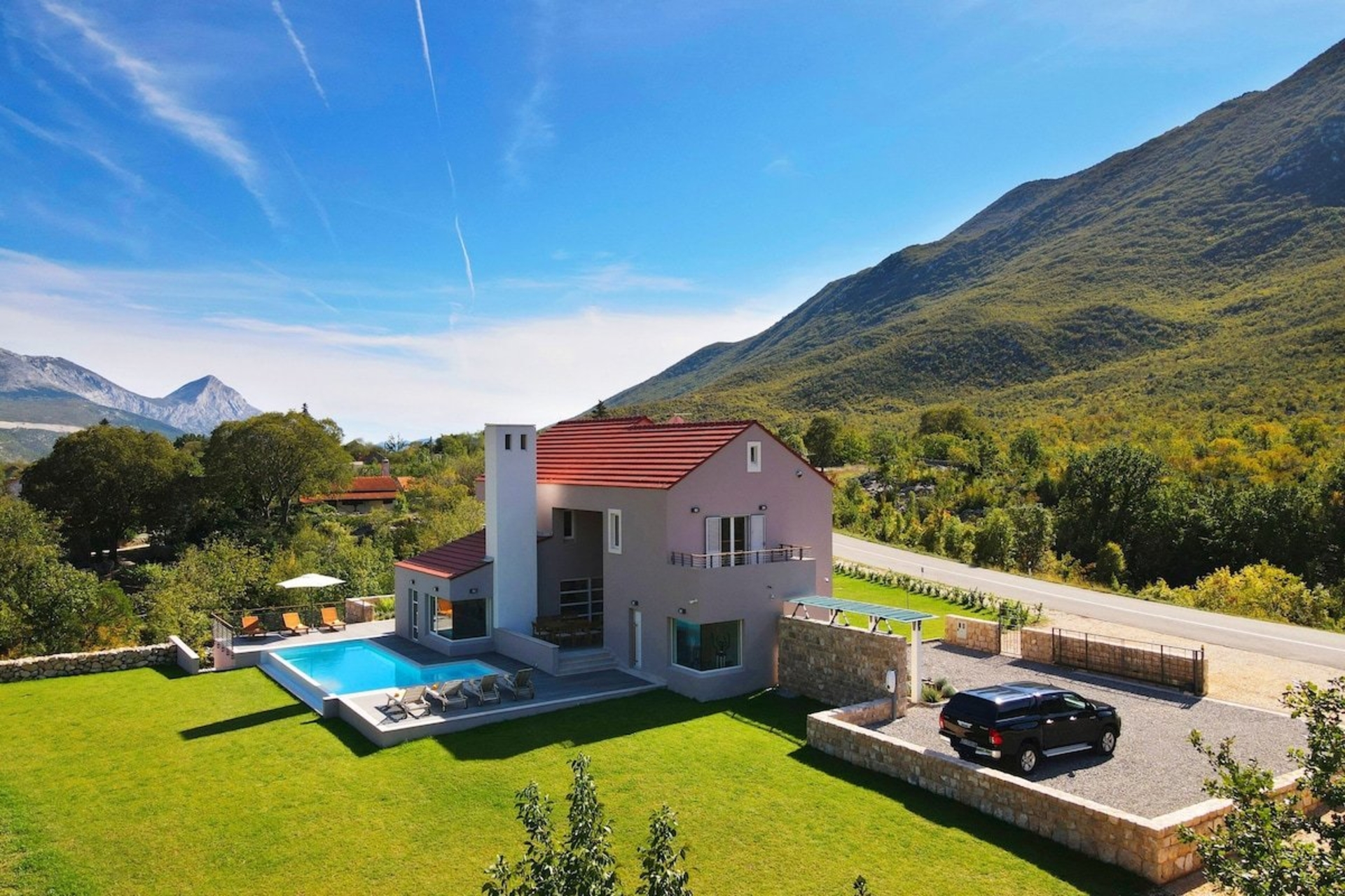 Villa Jure with heated pool and car charger